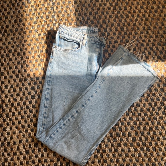 Zara Woman Denim Collection Size 10 Light Wash Slight Split jeans - Picture 1 of 5